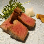 肉屋 雪月花 NAGOYA - 松阪牛ヒレ 少な目にしてもらってこの量