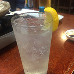 福吉 - 2017年5月中旬 レモン酎ハイ、奥に生ビール大ジョッキ