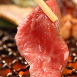 百えん屋 - 料理写真:★日本随一　国産黒毛和牛カルビ　105円!!!