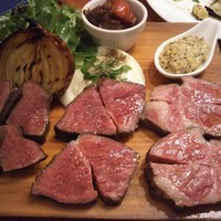 カリーナ　カリーナ - お肉のロースト盛り合わせ（3種で3500円〜）
