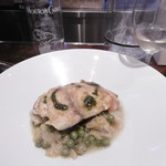 ルール ブルー - 白ボトルとお魚料理