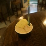 ジェラテリア アクオリーナ - アラーキディ マンドルラ・サラータ クレマ・リモーネ3種盛り（630円）