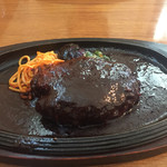 レストラン はせくら - 2017年5月。ハンバーグ定食1300円。サラダ、ライス、みそ汁付きです。