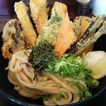 小倉うどん竜屋 - いか天を注文したら野菜天も５種ついて来ました。ちょっとした驚きです。