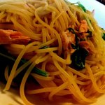 欧味食卓サラマンジェ・ガラ - サーモンと水菜のパスタ