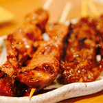 こてつ - とろけるレバーと、かわ。レバーはトロトロ、かわはしっかりと漬け込んであるから酒のアテには最高！