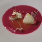 セルサルサーレ - ビーツとイチゴのスープ フルーツトマトとブッラータ・チーズ プロヴァンスのオリーブオイル2