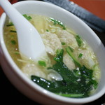 四川食府 - ランチの追加メニュー『手作りワンタンスープ５個入り』（ランチに＋２００円）２０１７年５月