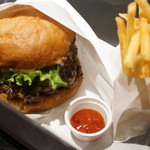 ヘンリーズ バーガー - コンボB