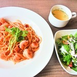 リ リーフ - 海老とベーコンのトマトクリーム　1,280円+税　2017/05