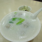 生記清湯牛腩麺家 - 鮮鯪魚球粥　＄30