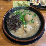 博多長浜らーめん ぼたん - ラーメン（650円）、タマゴ（100円）