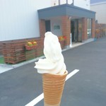 リ リーフ - メープルコーンソフトクリーム　300円　2017/05