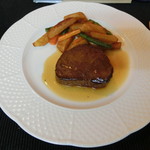 牛ヒレ肉のステーキグレヴィーソース