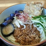 杵屋 - 揚げナスと肉味噌のピリ辛冷やしうどん とり天トッピング