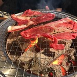 国産牛焼肉食べ放題 肉匠坂井 - 焼き焼き