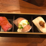 Kokusangyuu Yakiniku Nikushou Sakai - 肉寿司3種