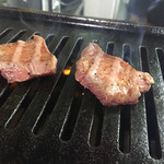 焼肉やっちゃん - ガスでジュージュー焼きましょう(*´ω`*)