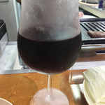 焼肉やっちゃん - 冷たい赤ワインも時にはいいもんですなぁ〜