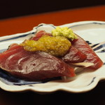 木山 - 鹿児島ヤイト鰹のお造り　のびる(野蒜)微塵切りポン酢漬け・本山葵・茗荷