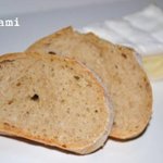 ottoパン - ライ麦パンと白カビチーズ