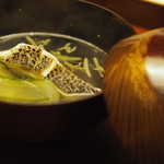 木山 - スズキと蓴菜の碗物