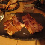 庭つ鶏 - 皮パリもも焼きでございます