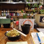 居酒屋 まる - カウンター付近