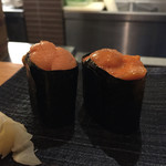 鮨 波やし - ウニの軍艦巻き