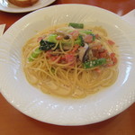 デル ペッシェ - Cのスモークサーモンときのこのブランデークリームパスタでございます