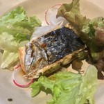 クロモリ - サゴシの炭焼き 油淋ソース