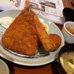 焼魚食堂 魚角 - ミックスフライ定食です