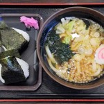 Hananomai - 温うどん510円＋おにぎり2個