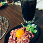 炭火ホルモン壱 - これは別の日に撮ったタンユッケとコーラ