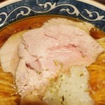 麺屋 坂本01 - チャーシューは肩ロース辺りで、ややレア感のある仕上り