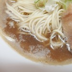 中華そば屋 伊藤 - イイ感じの煮干し感があるスープは流石！