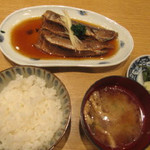 煮魚定食　800円