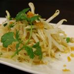 マレー・アジアン・クイジーン - もやしの中華アンチョビ炒め　Chinese Salted Fish with Taugeh