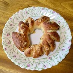 パン家アストレア - オニオン・ベーコン(200円)