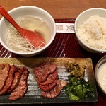 Date No Gyuutan Hompo - 牛タン定食ミックス とろろ付き