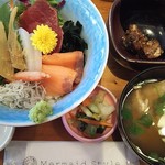 リアスキッチン - 海鮮丼 1500円
            