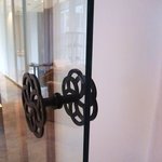 HIGASHIYA GINZA - ドアの取っ手