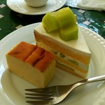 ソネ -  メロンのショートケーキ \520+バニラチーズケーキ \360