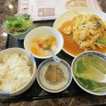 飛翔 - プリえび、白身魚と卵のくろず甘酢ソース（ランチセット）2017.05.20