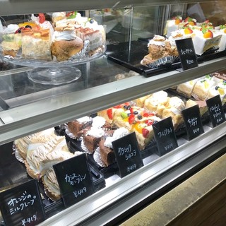 お好きな【自家製ケーキ】をお選びいただけます！