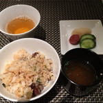 神戸プレジール - ガーリックライスも程よく。