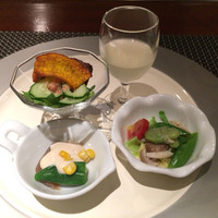 神戸プレジール 本店 - 前菜は普通に美味しい。神戸牛はちょっと固かったです