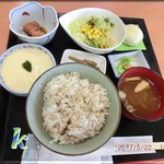 レストランサラダ館 - 麦とろ御膳