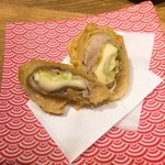 魚河岸酒場 FUKU浜金 - レタスチーズ肉巻き天280円