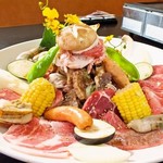 【オススメ！】牛・豚・鶏・海鮮・野菜などが一皿に♪